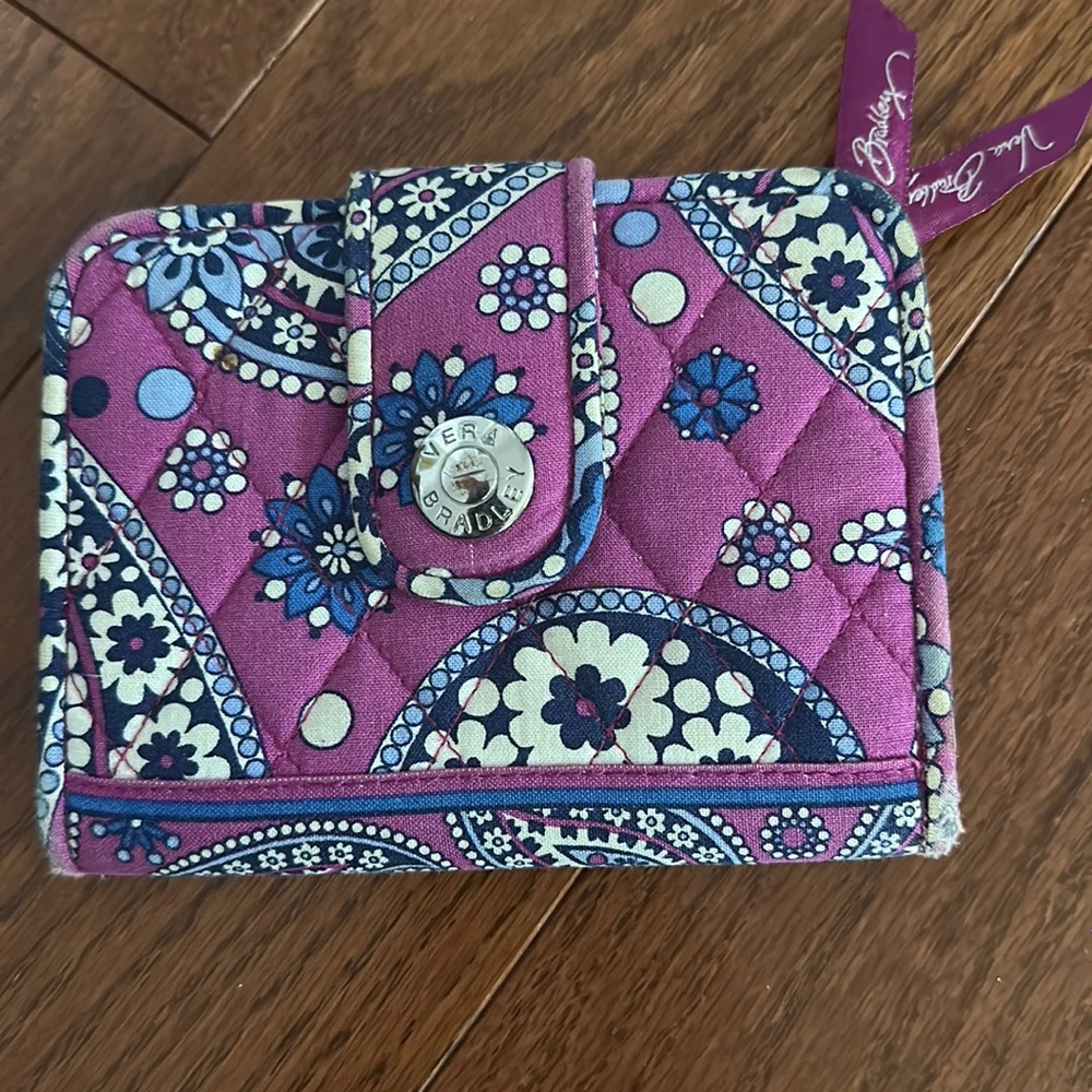Vera Bradley wallet. Excellent condition